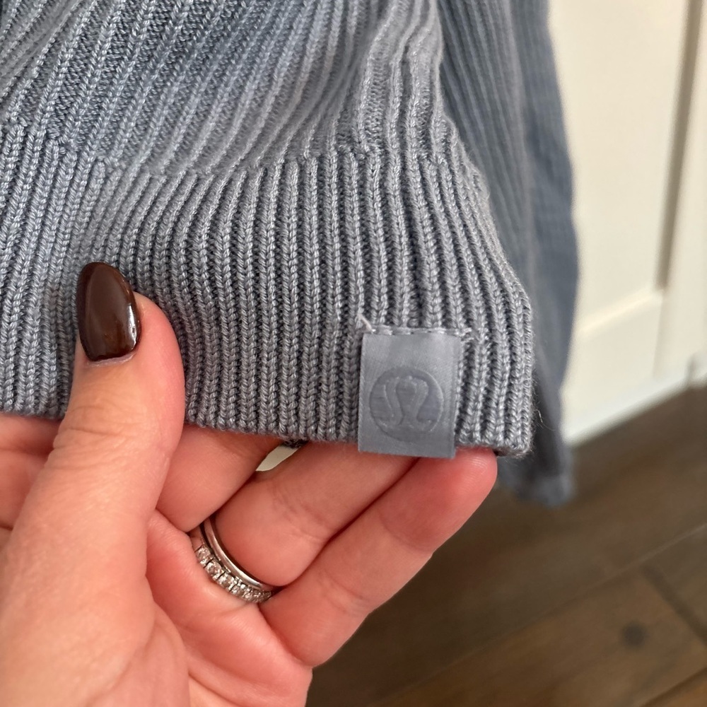 Lululemon Reversible Crossover Sweater Size 10 Blue Cashmere Blend Cozy Athletic - Picture 4 of 7